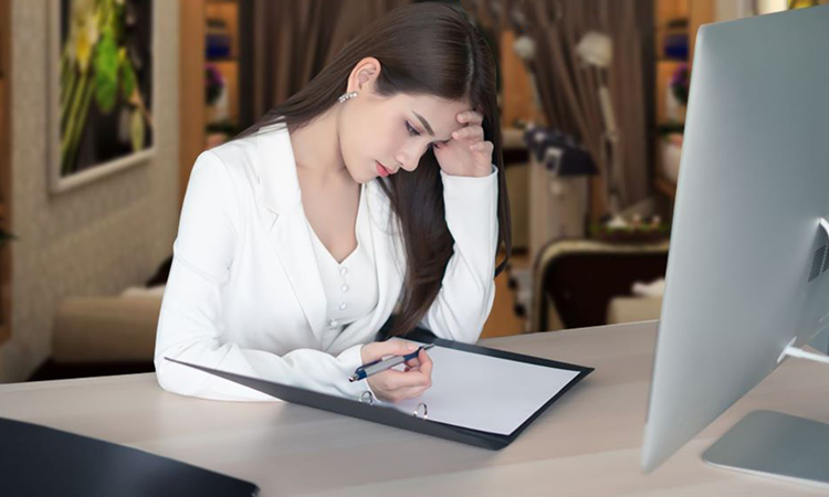 Cách xử lý khi khách đòi trả hàng lại trong quản lý bán hàng chuyên nghiệp